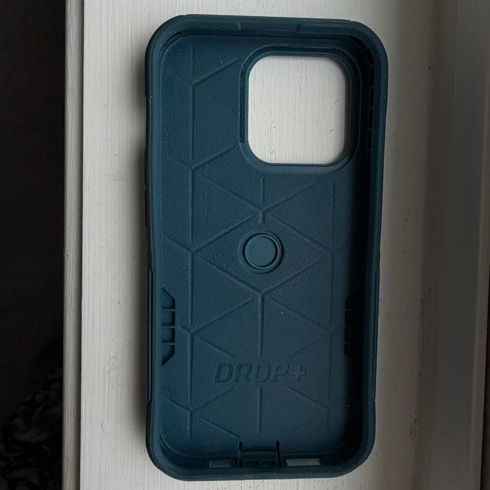 OtterBox 14 Pro Commuter Series IPhone Case